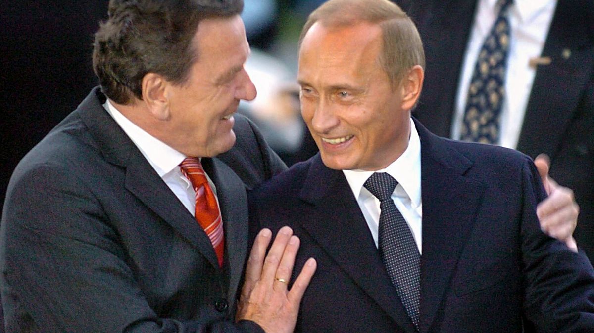 Putins Freund wie ein Zaunpfahl.  Mitarbeiter verließen Schröder